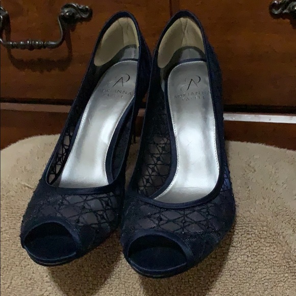 Navy peep toe heel worn one time for an hour - Picture 1 of 2